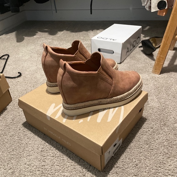 Shoes - Picture 8 of 8